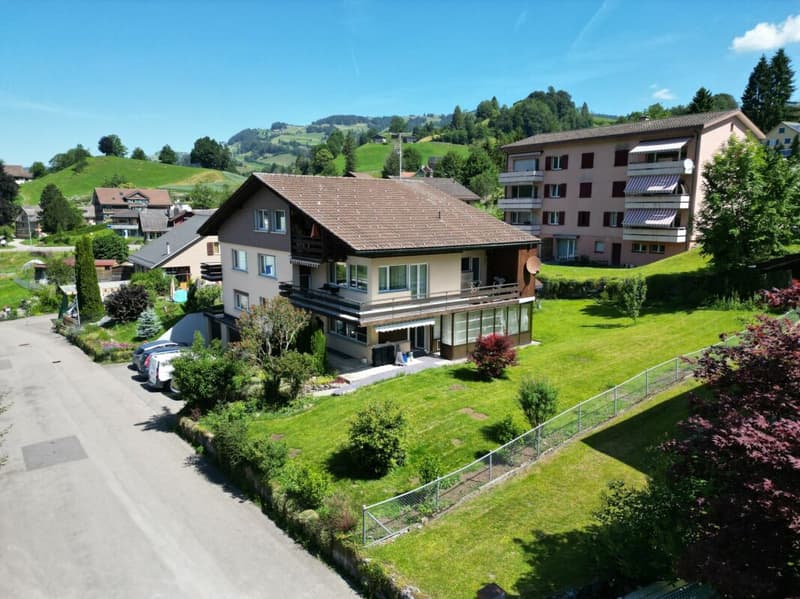 5.5-Zimmer-Parterrewohnung mit Wintergarten und Landanteil (2)