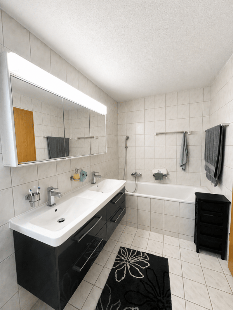 Modernisierte 4.5-Zimmer-Wohnung mit Weitsicht (5)