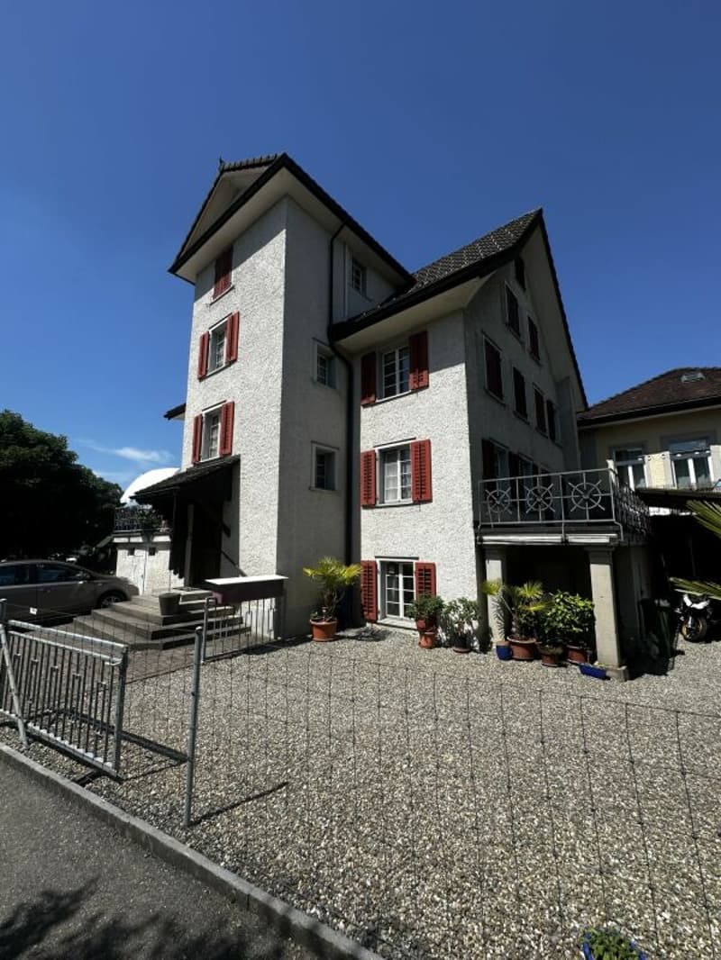 Dreifamilienhaus an sonniger und zentraler Lage mit grossem Entwicklungspotenzial (5)