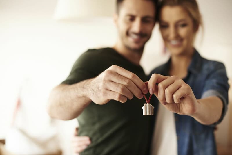 VERKAUFSANKÜNDIGUNG: MAISSEN-Einfamilienhaus mit Einliegerwohnung in Brigels GR (1)