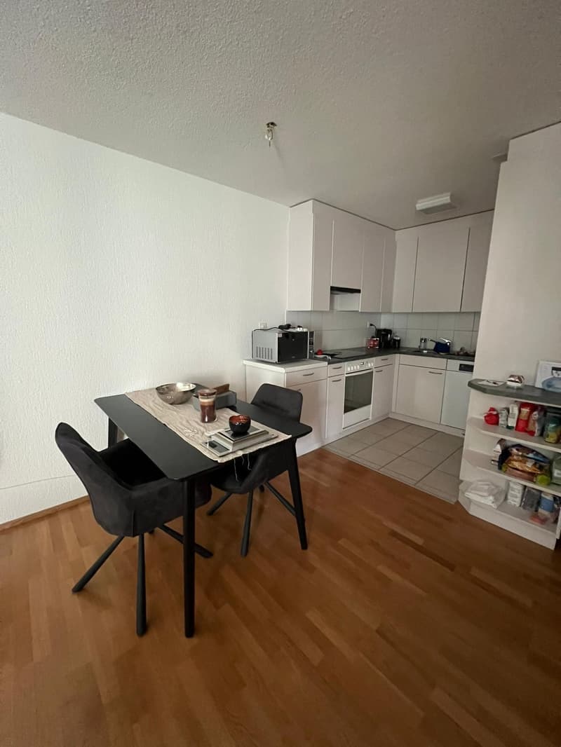 Schöne 2-Zimmerwohnung in gepflegter Überbauung (2)