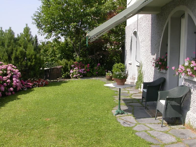 Garden apartment on a private street with a beautiful view (7)