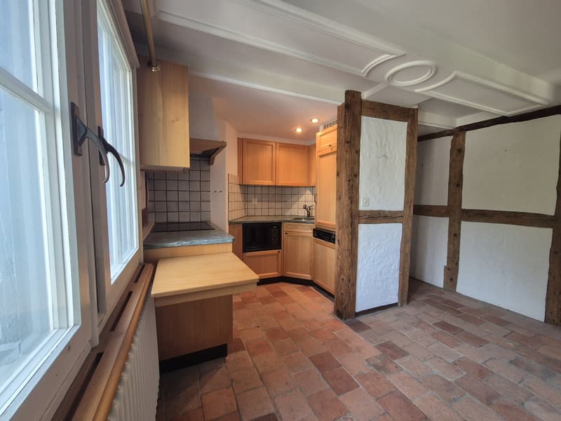 Einzigartiges Bijou im Herzen von Zürich: 3-Zimmer-Dachwohnung mit historischem Charme (3)