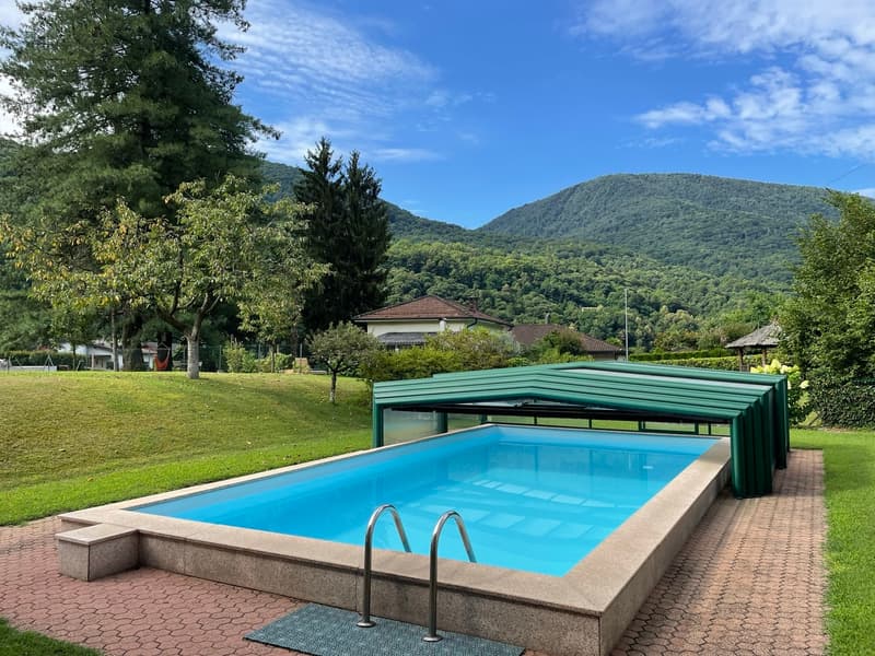 Piscina con copertura