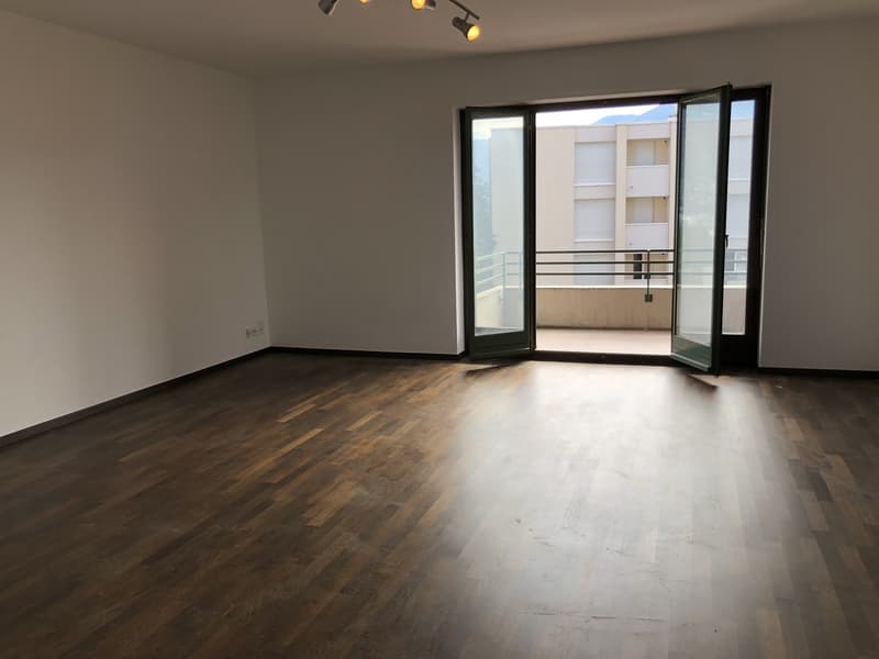 3.5 loc. ZONA CENTRALE VICINO ALLA STAZIONE CON VISTA (2)