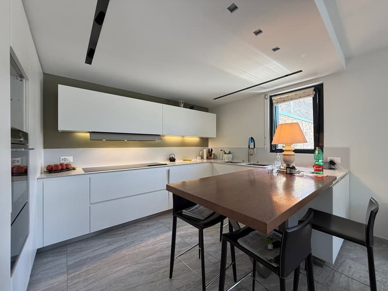 VILLA MODERNA CON BELLISSIMA VISTA LAGO DI 180 (7)