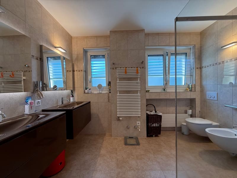 Ampio bagno padronale
