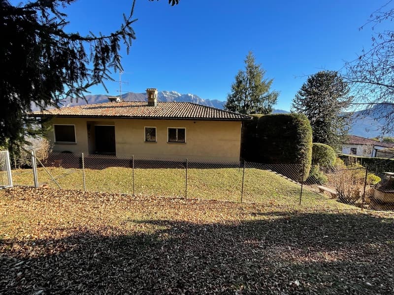 VILLA BIFAMILIARE IN POSIZIONE DOMINANTE CON MAGNIFICA VISTA (2)