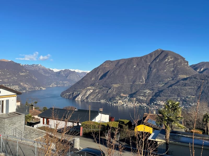 VILLA BIFAMILIARE IN POSIZIONE DOMINANTE CON MAGNIFICA VISTA (10)