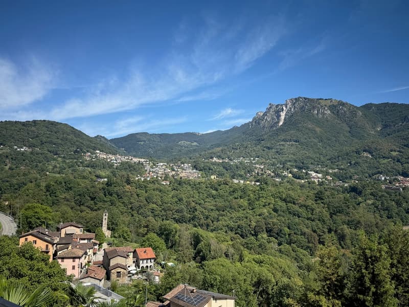 Villetta Uni o Bifamiliare con bella vista aperta e piscina (4)
