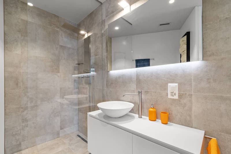 Unique lake-view penthouse in Prestigious Nizza Paradise Residence (13)