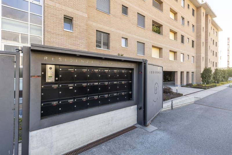 RESIDENZA NAUTILUS: Prestigioso 5,5 locali con giardino (2)