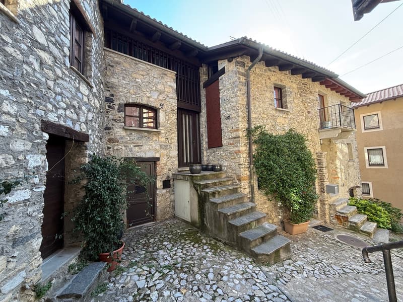 Tessinerhaus im Herzen des Dorfes / Casa ticinese nel cuore del paese (1)