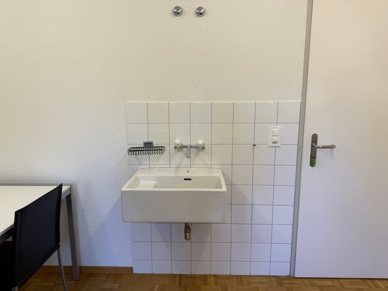 Charmantes Gewerbelokal / Büro in Brütten – ca. 20 m² (7)