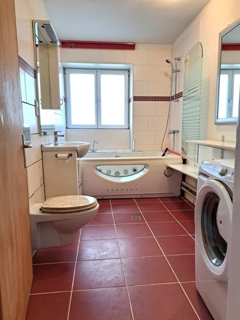 Preiswerte 2½ Zimmer Eigentumswohnung im Weinbauort Hallau (5)