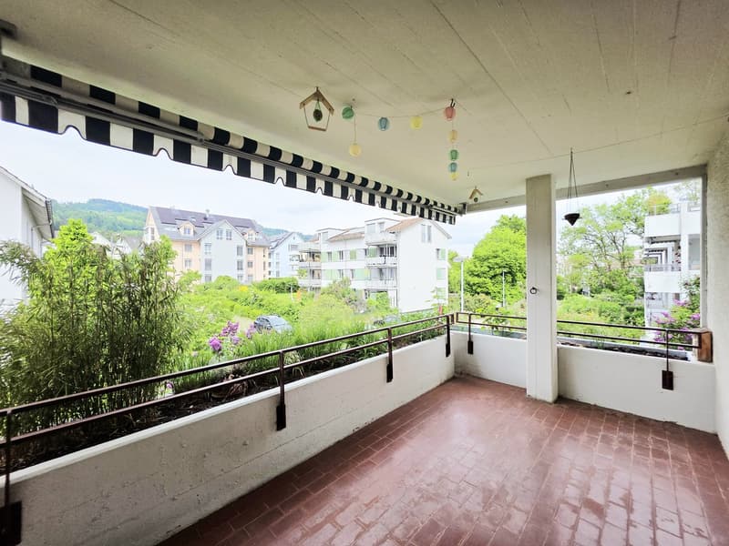 Helle 4.5-Zimmerwohnung mit sonnigem Balkon (3)