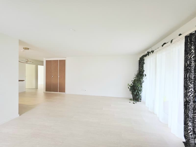 Helle 4.5-Zimmerwohnung mit sonnigem Balkon (4)