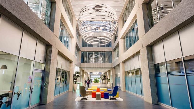 TEMPO - Surfaces high-tech dans bâtiment contemporain certifié BREEAM et MINERGIE (5)