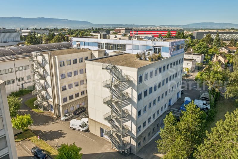 Locaux artisanaux et administratifs prêts à l'emploi à Meyrin - Grand-Puits 42 (2)