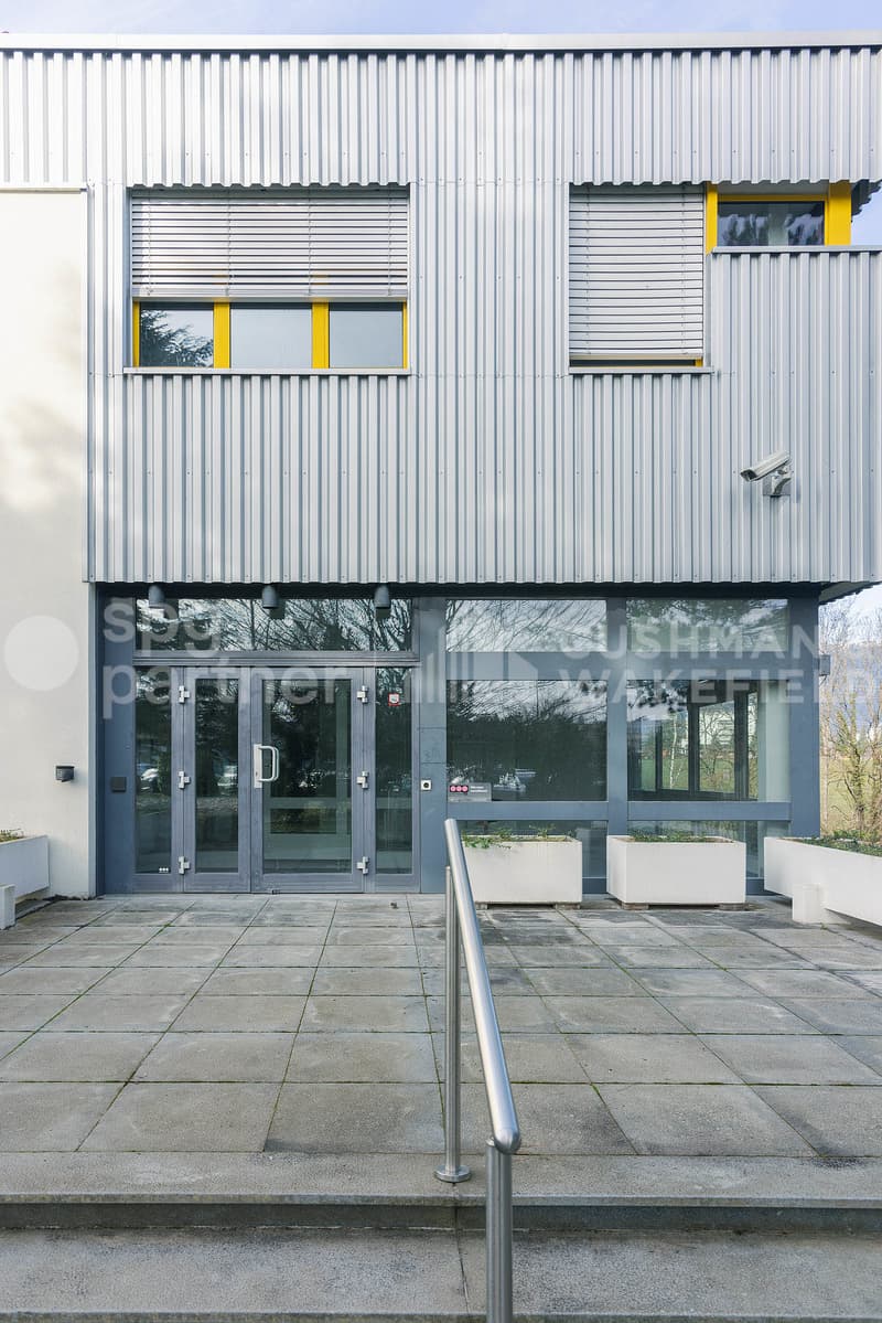 Bureaux et surfaces industrielles de 2?842 m² - Veyrot 11 (8)