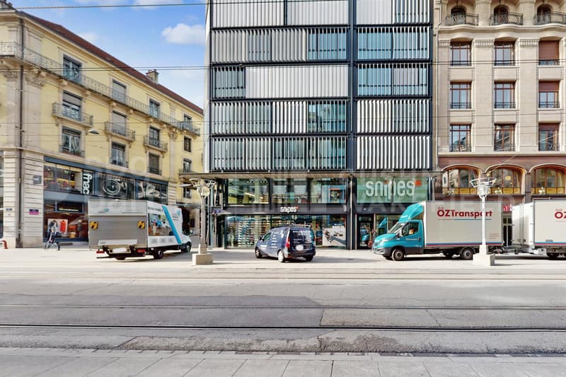 Rive 10 - Bureaux lumineux en étage élevé Rue de Rive (7)