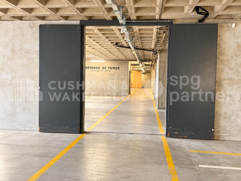 Jeunes 23 - Grande surface de stockage fonctionnelle de 1?500 m², zone industrielle stratégique (4)