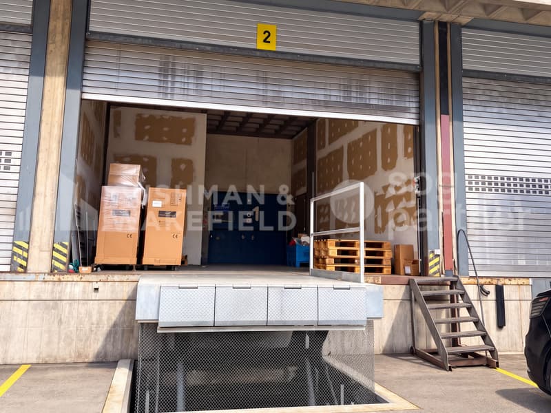 Jeunes 23 - Grande surface de stockage fonctionnelle de 1?500 m², zone industrielle stratégique (8)