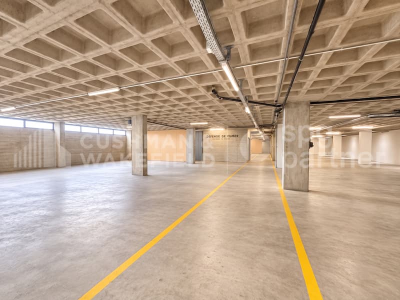 Jeunes 23 - Grande surface de stockage fonctionnelle de 1?500 m², zone industrielle stratégique (2)