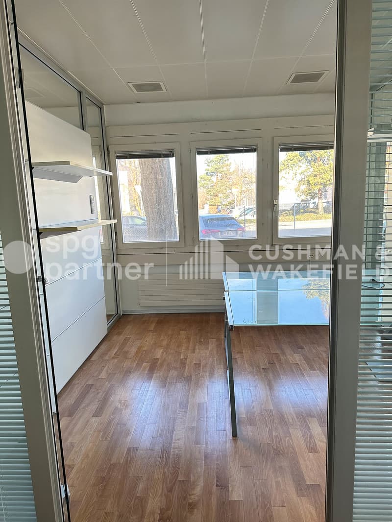 312 m² en rez-de-chaussée | Atelier / showroom / activité B2B (8)