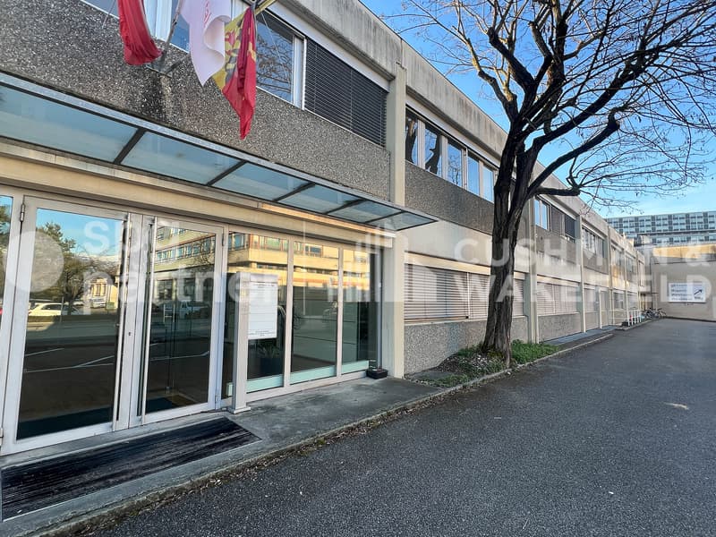312 m² en rez-de-chaussée | Atelier / showroom / activité B2B (2)