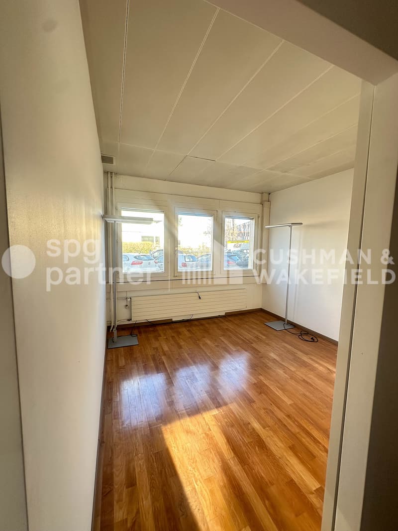 Surface de 312 m² en RDC pour activité artisanale, showroom ou activité B2B (8)