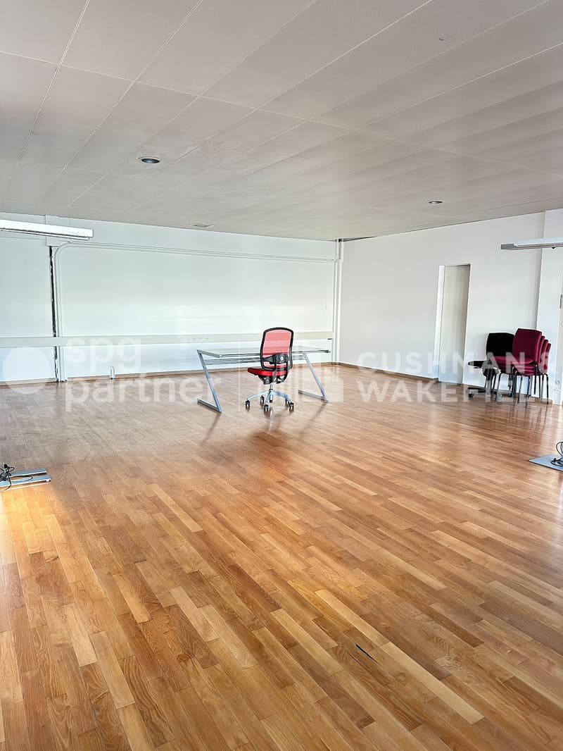 Surface de 312 m² en RDC pour activité artisanale, showroom ou activité B2B (5)