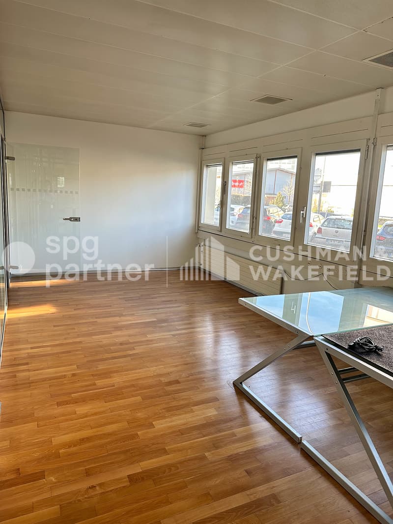 Surface de 312 m² en RDC pour activité artisanale, showroom ou activité B2B (11)