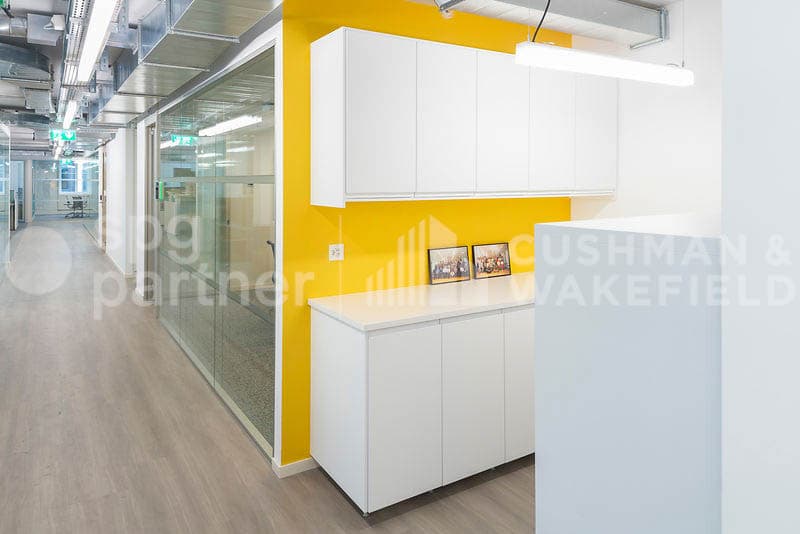 820 m² de bureaux haut standing à deux pas du lac (13)