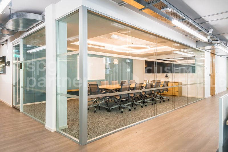 820 m² de bureaux haut standing à deux pas du lac (8)