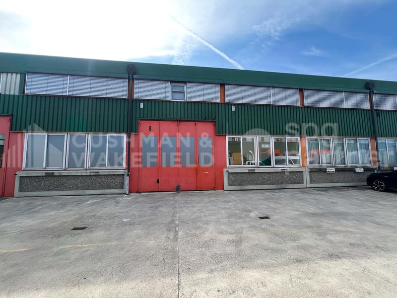 Atelier, showroom et bureaux - 940 m² | SATIGNY?ZIMEYSA (10)