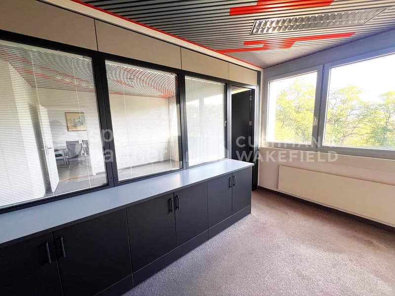 Bureaux lumineux et fonctionnels disponibles à la location ou à la vente - St-Cergue 297 (3)