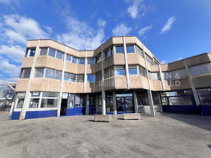 Bureaux lumineux et fonctionnels disponibles à la location ou à la vente - St-Cergue 297 (2)