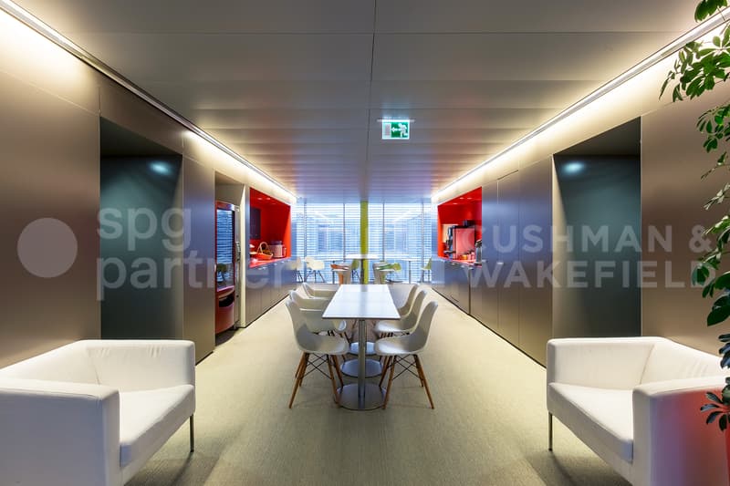 A-One Business Center Bureaux Plug & Play avec vue sur le Lac (2)