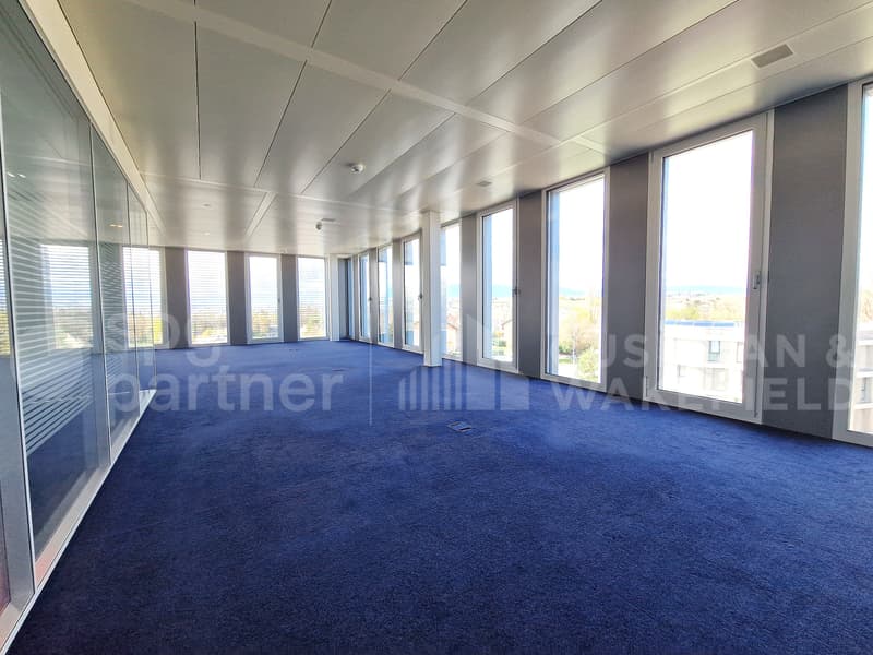 Votre espace de travail Plug & Play - Centre 172 (2)