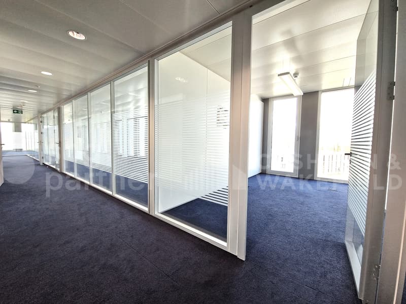 Votre espace de travail Plug & Play - Centre 172 (4)