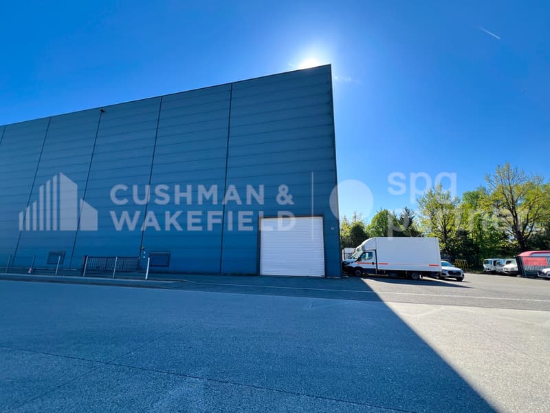 Halle industrielle grande hauteur de 1'500 m² à louer à Satigny - Moulières 6 (2)