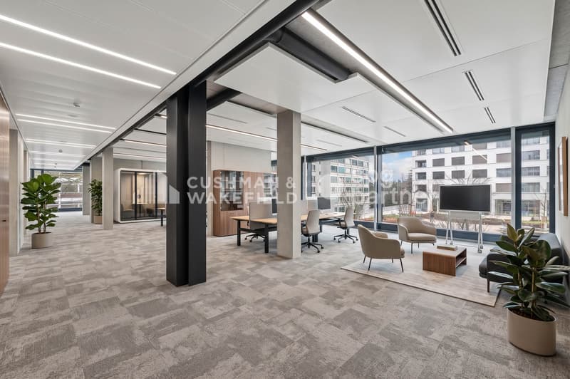 Trembley 12, surface professionnelle aménagée de 328 m² au c?ur d'un parc privé (7)