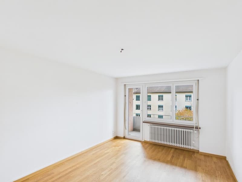 Charmante 2-Zimmer-Wohnung mit Balkon in Zürich-Witikon (2)