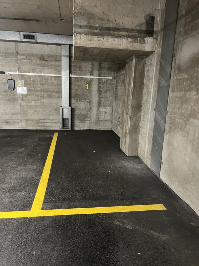 Motorradparkplatz in Zürich Wiedikon zu vermieten (2)
