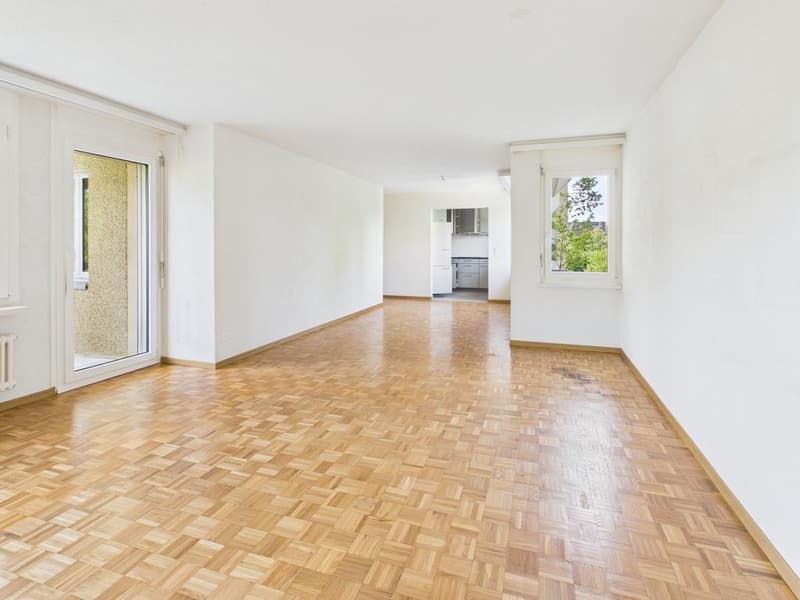 Attraktive 4.5-Zimmerwohnung im 3. Obergeschoss in Glattbrugg (2)