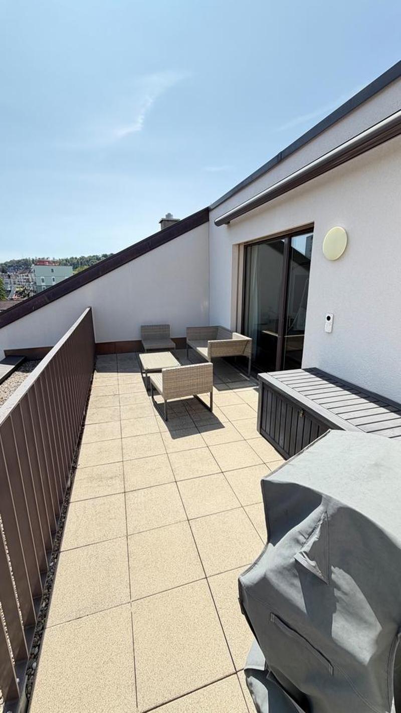 Moderne 2.5 Zimmer - Attika Wohnung in Oerlikon (4)