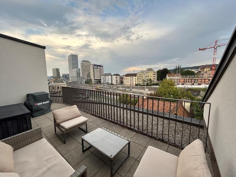 Moderne 2.5-Zimmer-Attikawohnung in Zürich Oerlikon (7)