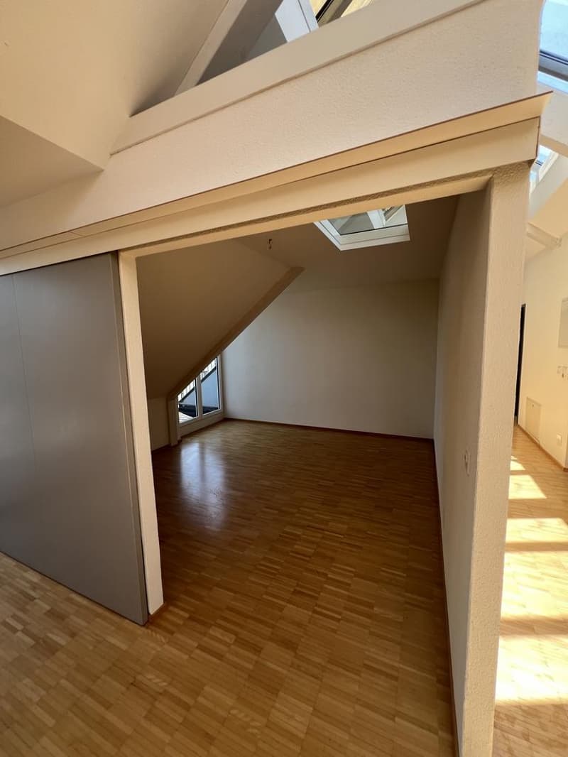 Helle 3.5-Zimmer-Dachwohnung mit Galerie (7)