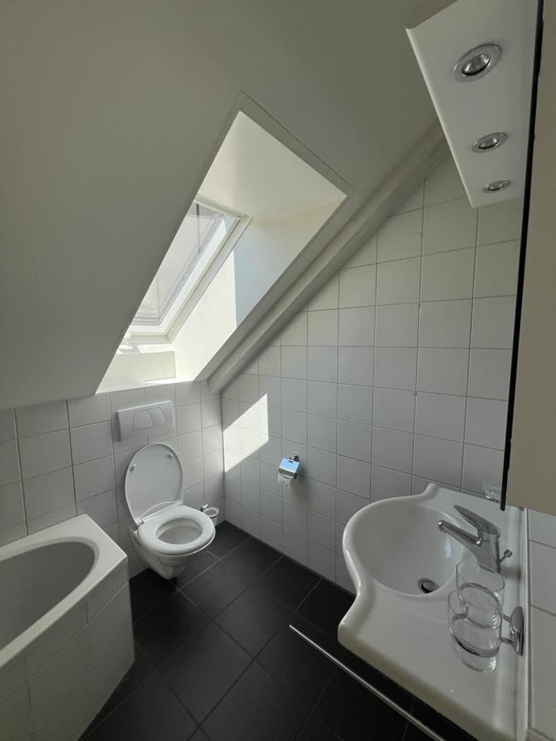 Helle 3.5-Zimmer-Dachwohnung mit Galerie (9)